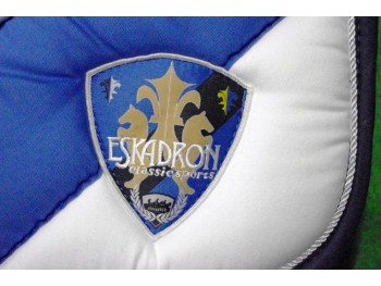 Tapis bicolore rayé Eskadron