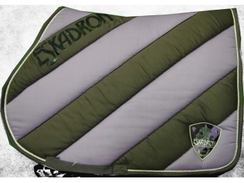 Tapis bicolore rayé Eskadron