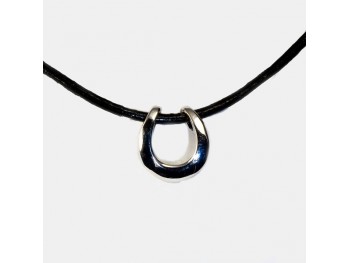 PENDENTIF FER A CHEVAL AVEC LACET CUIR